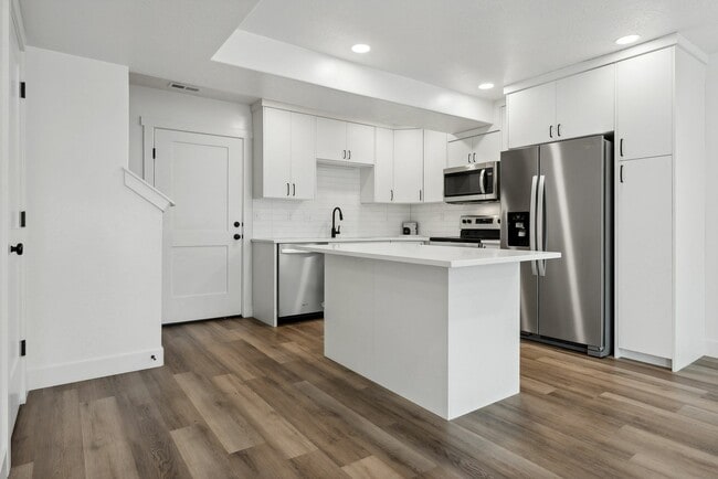Adams Kitchen Appliances - Madison Towns