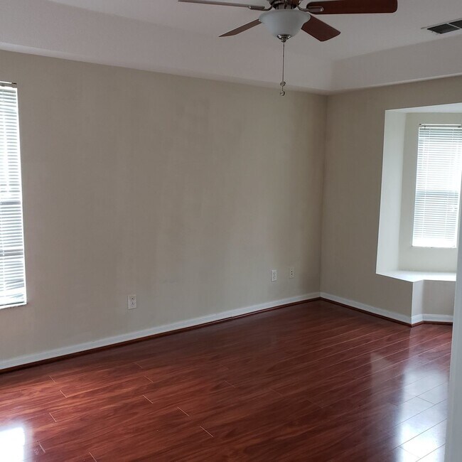 Building Photo - 5853 Wrenwater Dr