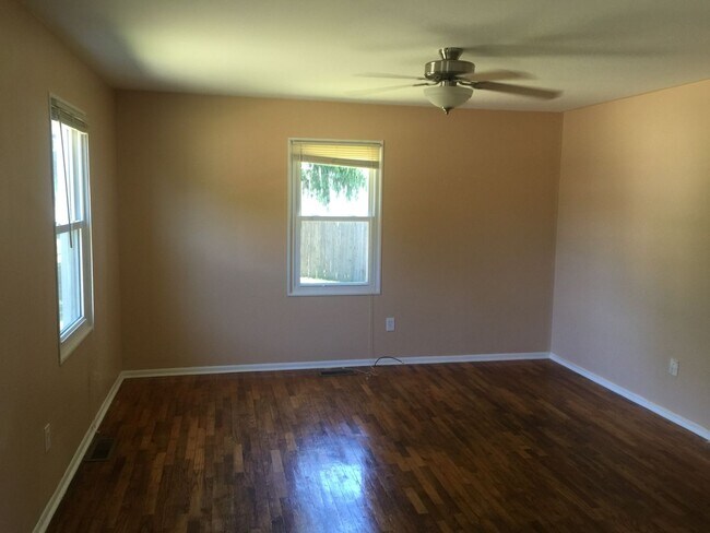 Building Photo - $1499 Charming, remodeled 3-Bed/1-Bath Ran...