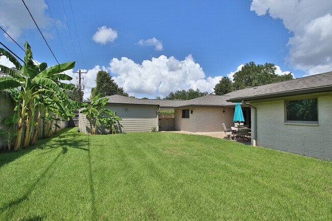 Building Photo - 5319 Paisley Ln