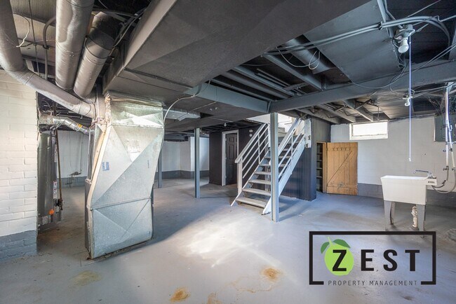 Building Photo - BEAUTIFUL 3 BED HOME