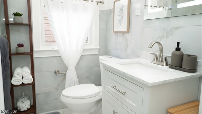 Building Photo - 65 Poe Ave