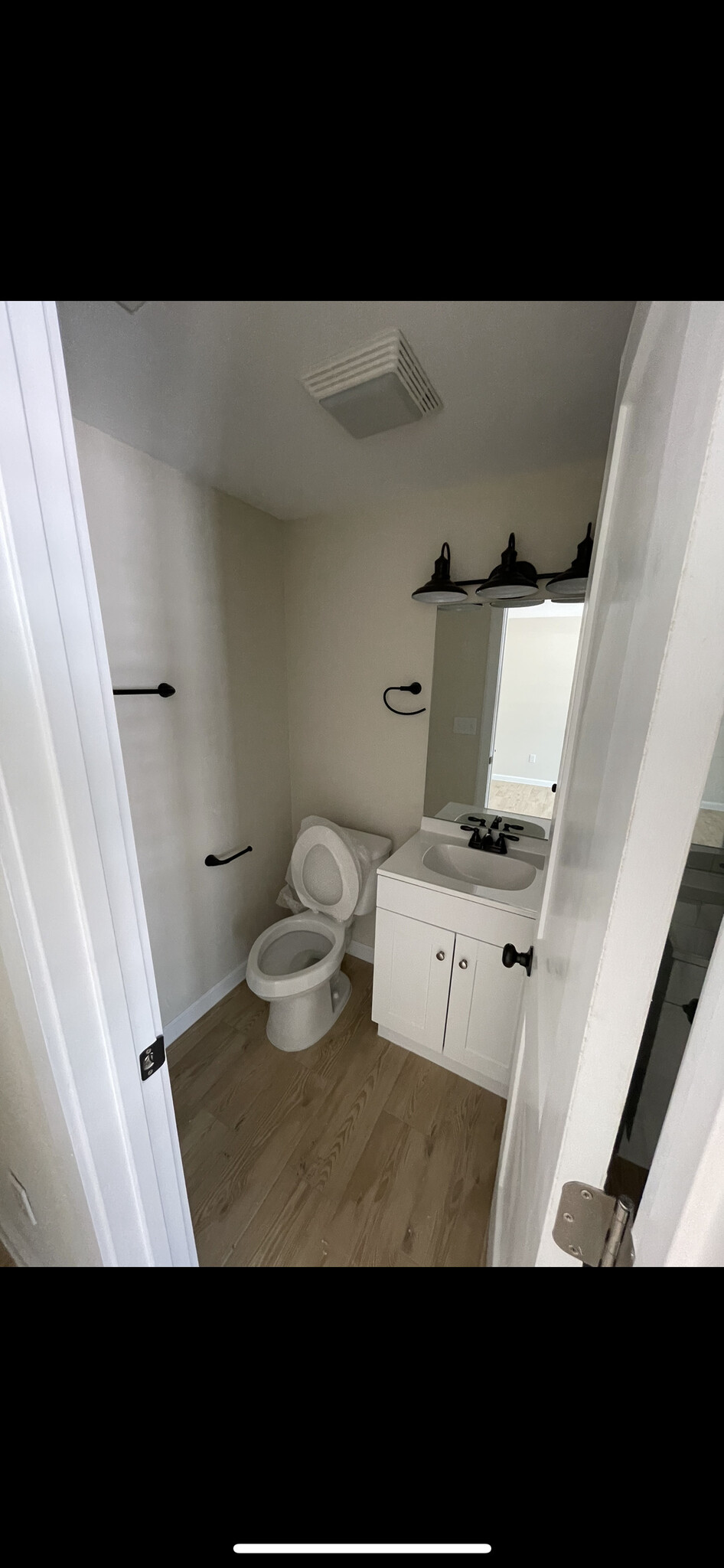 Bathroom - Stone Oak Apartments