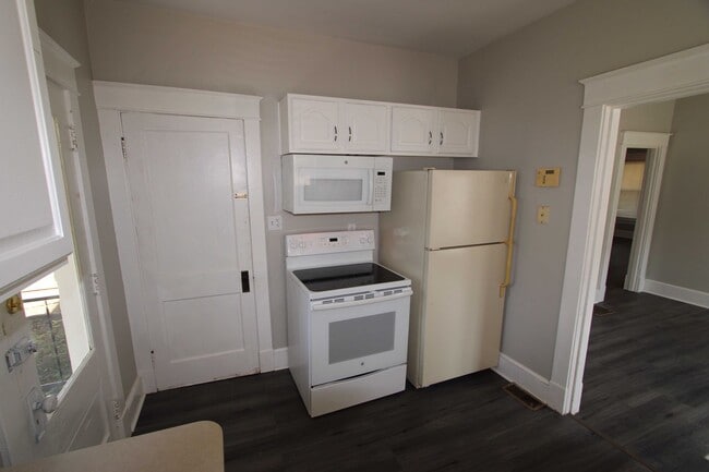 Building Photo - Quaint 2 Bed 1 Bath in Franklin