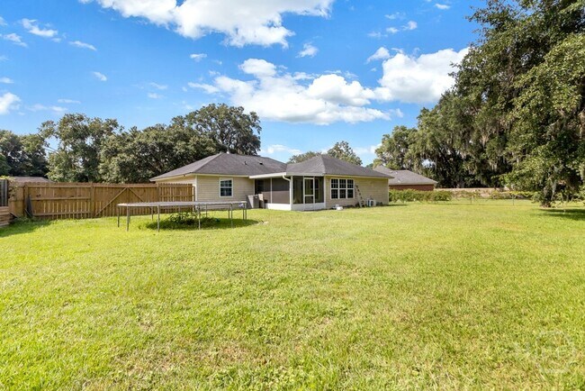 Building Photo - 402 Sterling Creek Dr