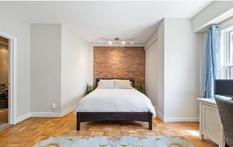 Building Photo - 3901 Cathedral Ave NW