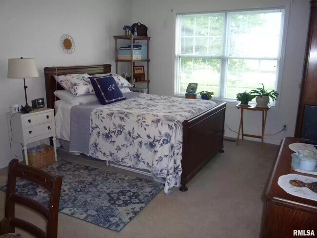 Building Photo - 534 Eagle Ridge Dr