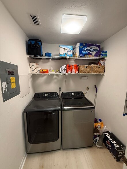 Building Photo - 3811 SW 28th Terrace