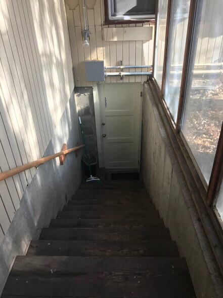 Stairwell to apartment - 1237 Northwest Davis Way