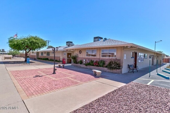 Building Photo - 264 N 54th St