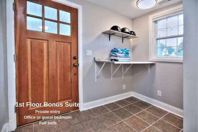 Building Photo - 8 Bauer Pl