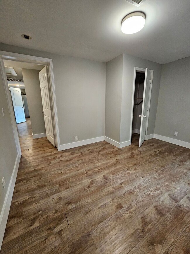 Building Photo - 1045 Seaside Ln