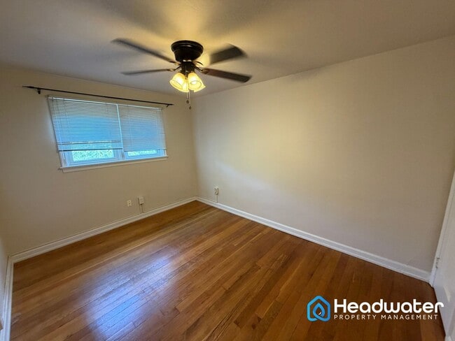 Building Photo - 261 S Bayberry Ln