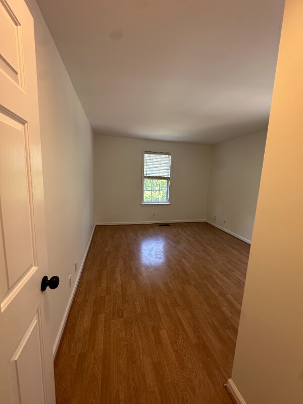 Building Photo - 1808B Ashwood Ave