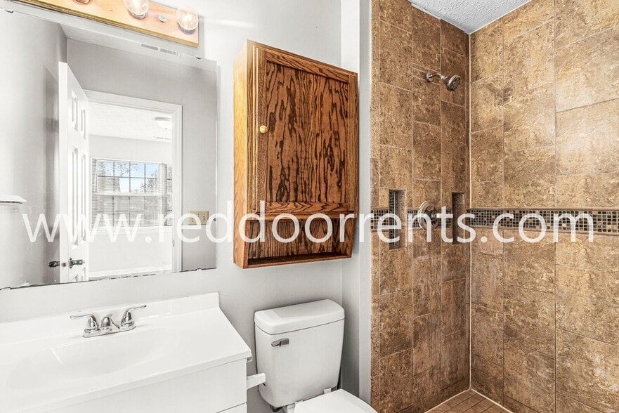 Building Photo - 7610 Chris Anne Dr