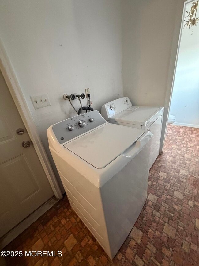 Building Photo - 550 Wall St