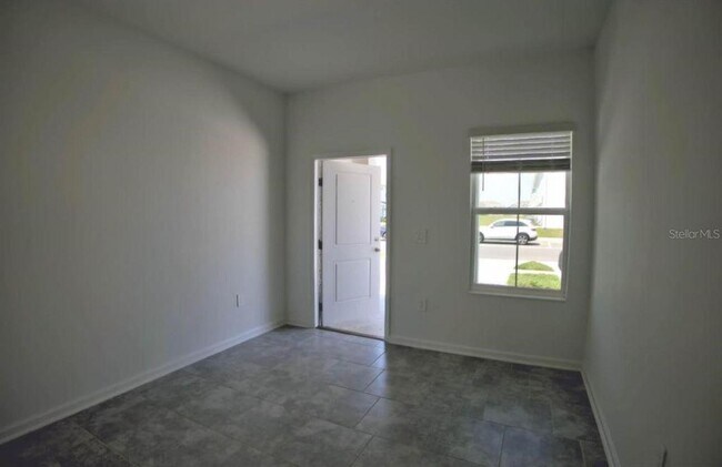 Building Photo - 2644 Skyline Lp