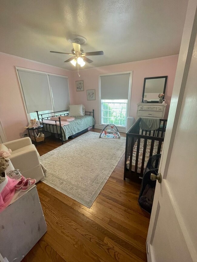 Building Photo - Spacious South Highlands 2 Bedroom Home with flex rooms!