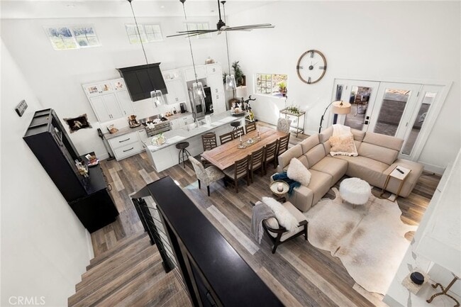 Building Photo - 1720 Vista Del Lago