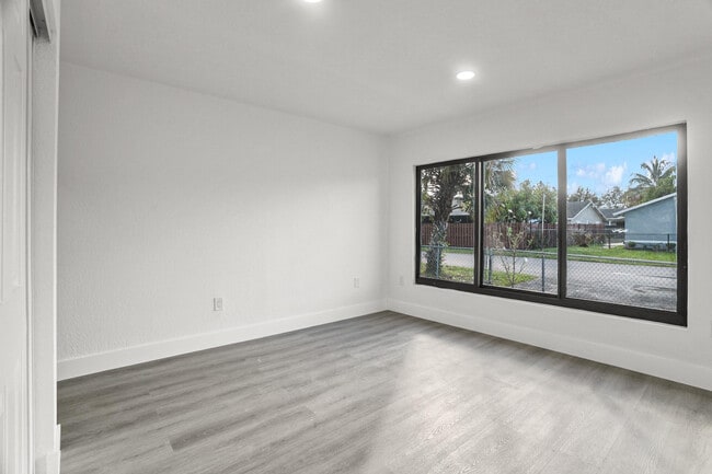 Building Photo - 20731 NW 41st Ave