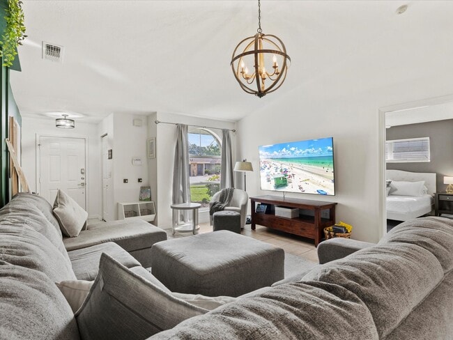 Building Photo - 5884 Milton Ave