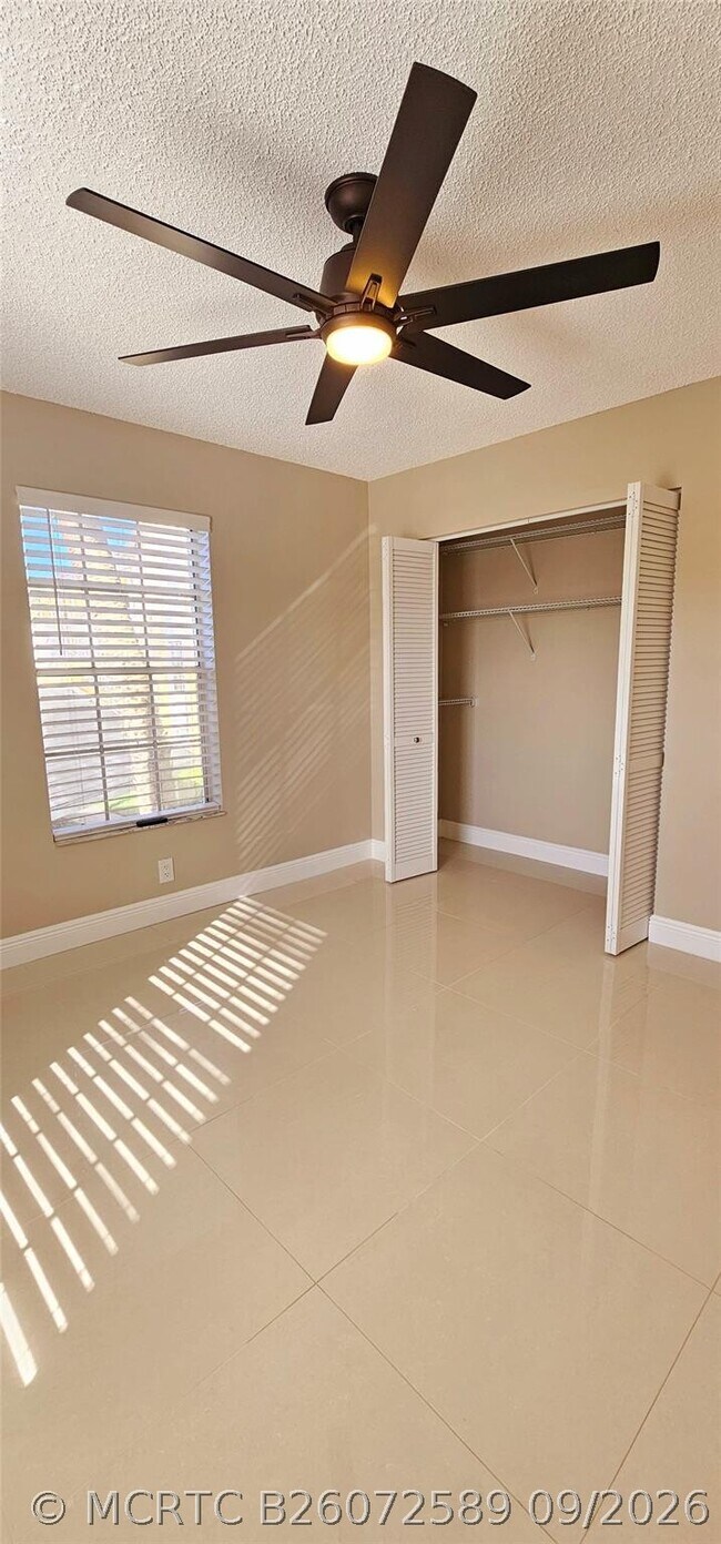 Building Photo - 6339 La Costa Dr