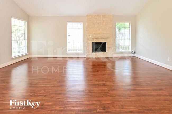 Building Photo - 3843 Buckhurst Dr