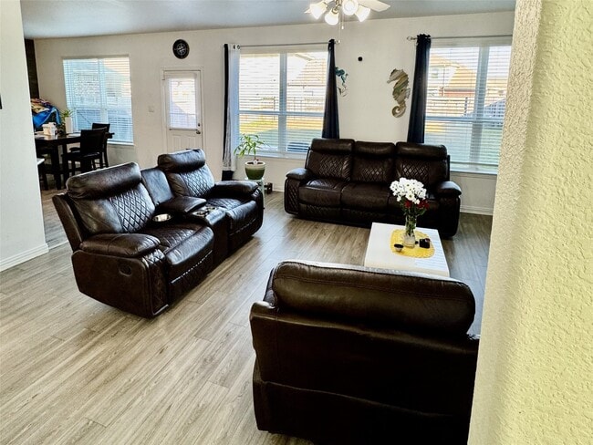 Building Photo - 12615 Barclay Ter Dr