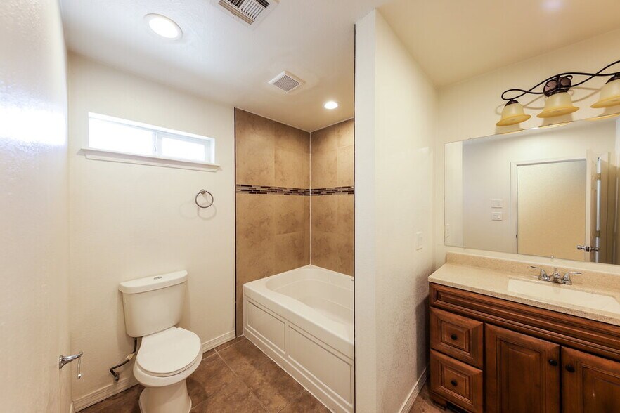Building Photo - 16444 N 46th Ln