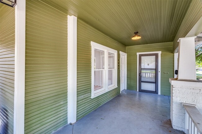 Building Photo - 4601 Pershing Ave