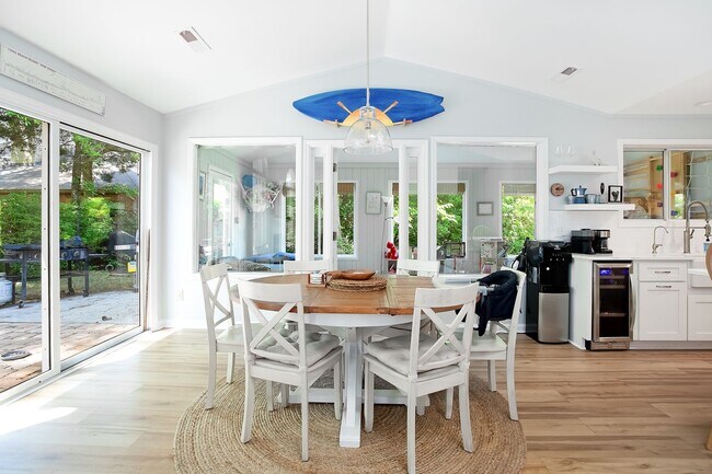 Building Photo - FURNISHED Coastal Retreat Near Wrightsville Beach in Desirable Masonboro Neighborhood
