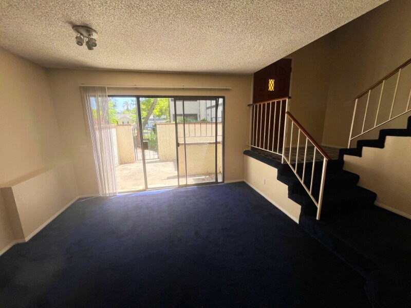 Building Photo - 109 E Rosewood Ct