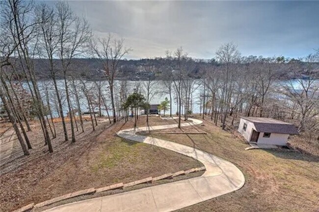Building Photo - Beautiful Lake Front Home on Loch Lomond!