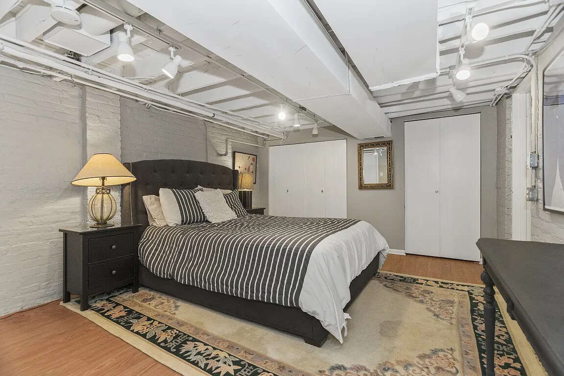 Building Photo - 2353 Ridge Ave