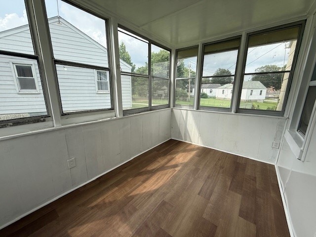Building Photo - 7019 Manette Dr