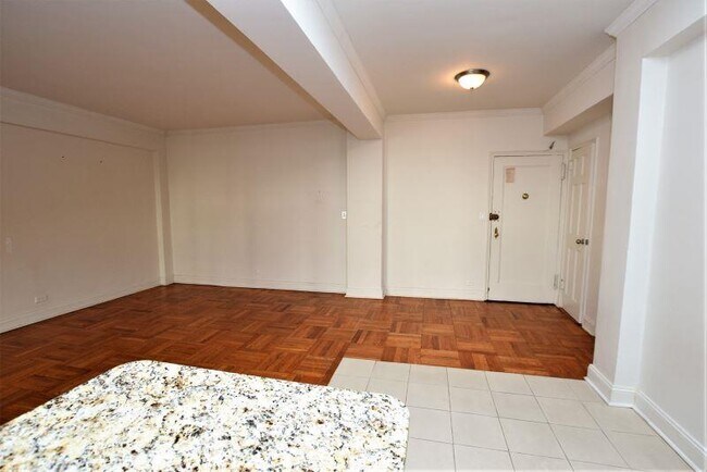 Building Photo - 63-33 98th Pl