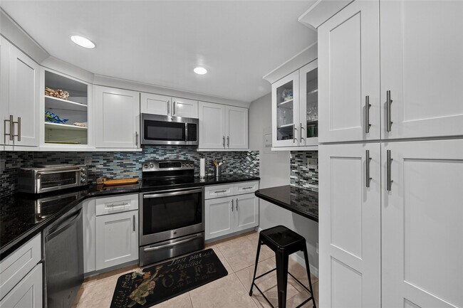 Building Photo - 531 N Ocean Blvd