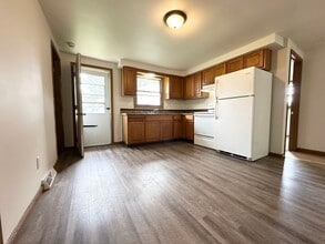 Building Photo - 2652 Sherry Ln