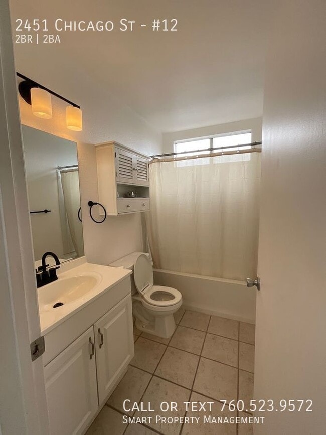 Building Photo - 2451 Chicago St