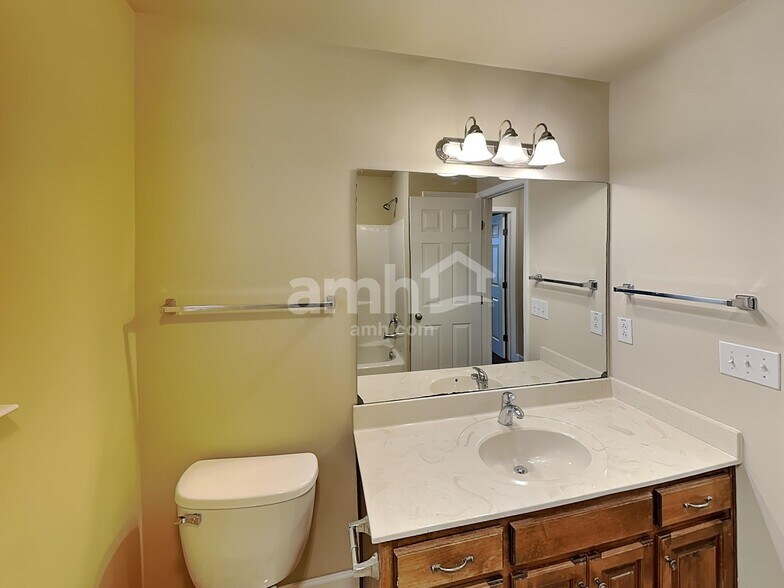 Building Photo - 2087 Lequire Ln