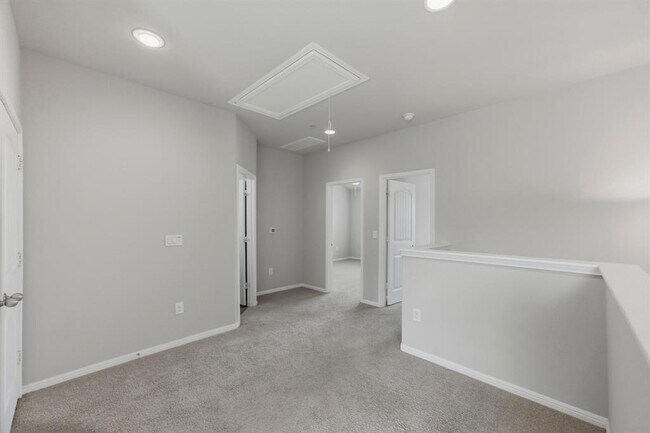 Building Photo - 516 E Slaughter Ln