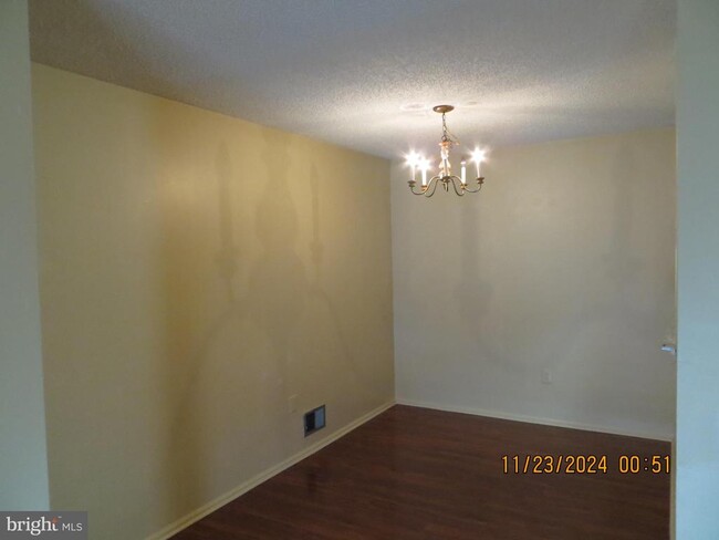 Building Photo - 19 Joyner Ct