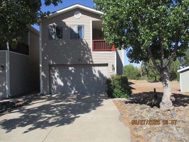 Primary Photo - 1975 Village Dr