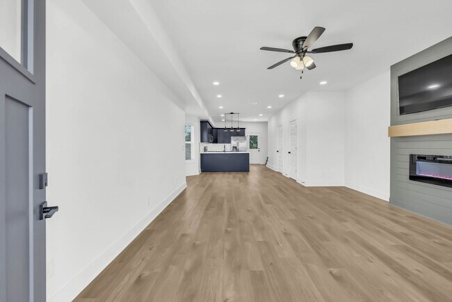 Building Photo - 358 Front Rdg Cir