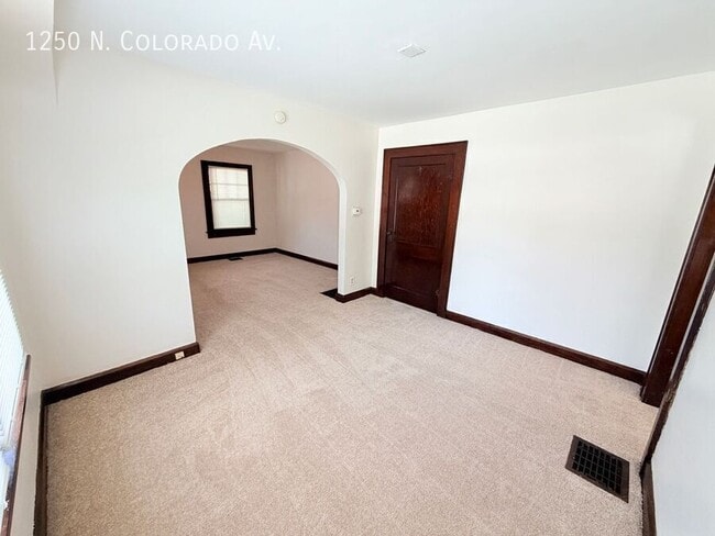 Building Photo - 1250 N Colorado Ave