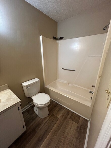 Building Photo - 1432 Bailey Cir
