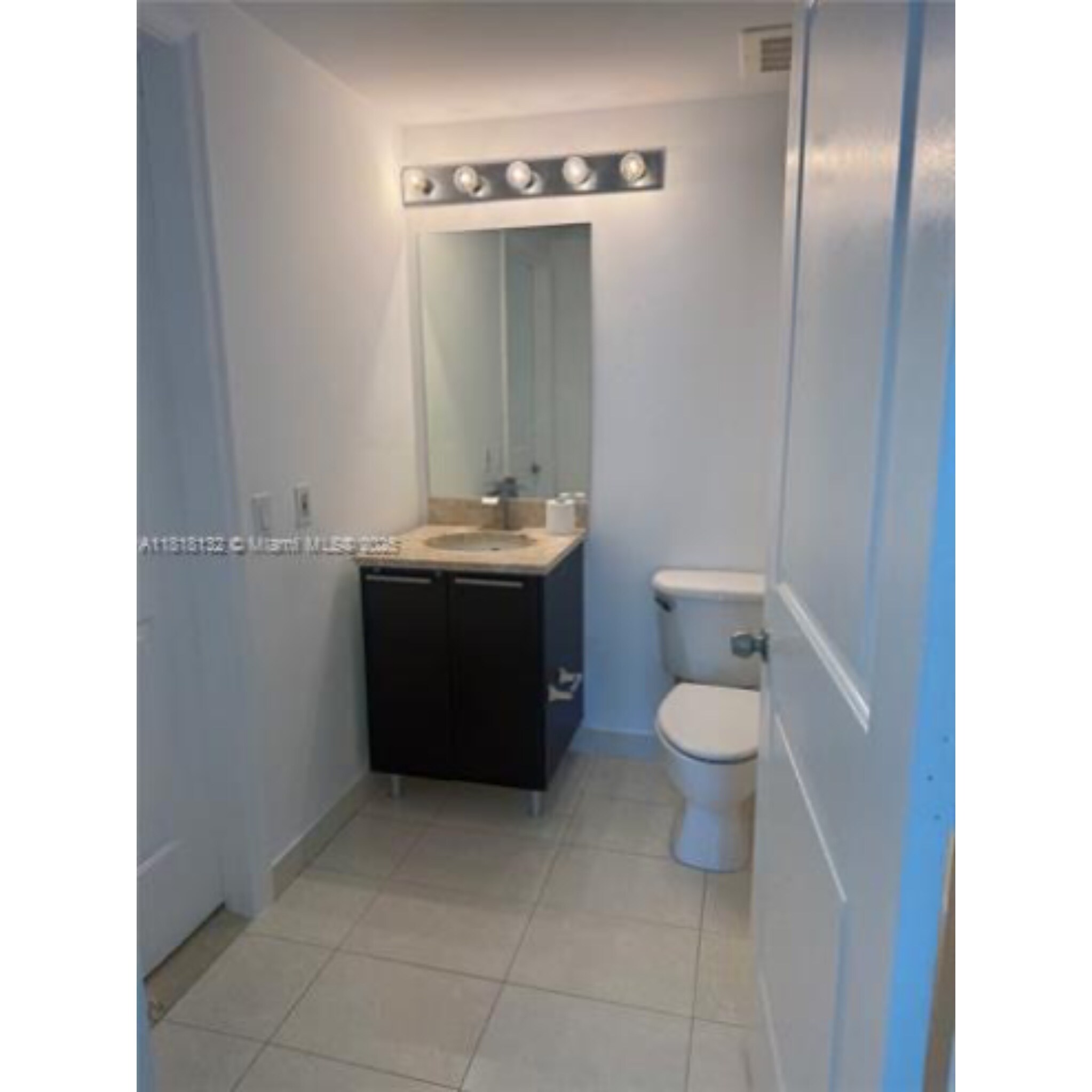 Building Photo - 480 NE 30th St