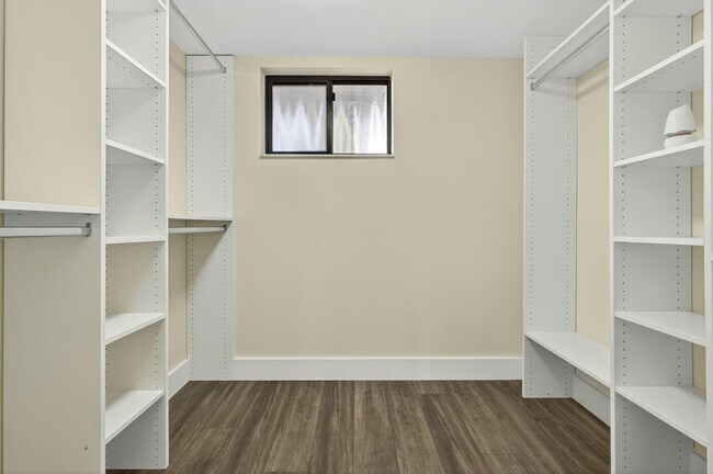 Building Photo - 4770 Fountains Dr S