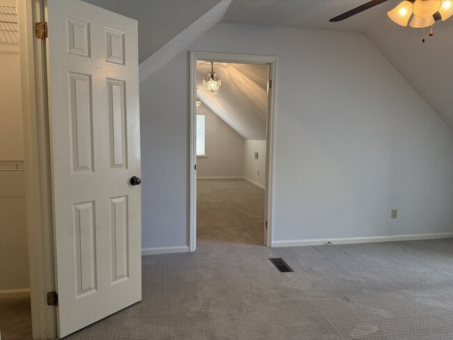 Building Photo - 36 Country Walk Dr