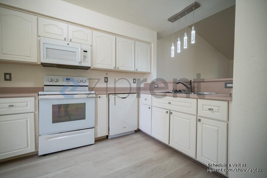 Primary Photo - 840 SE 8th St